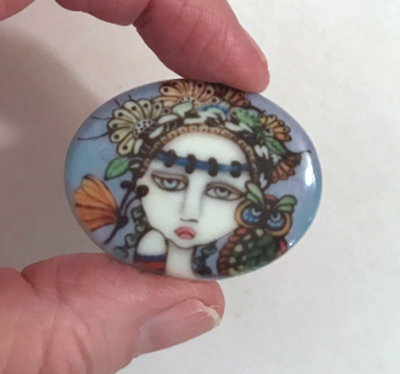 Garden Friends Horizontal Cameo